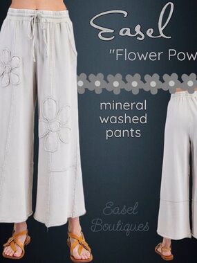 Easel Wide Leg Floral Appliqué Pants - Light Gray